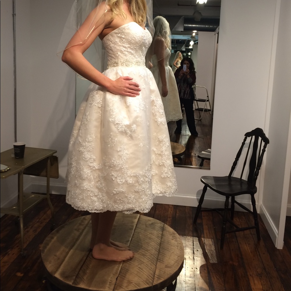 Casablanca wedding dress - Picture 2 of 14